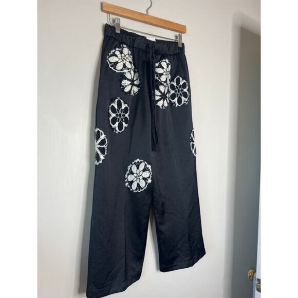 NEW Saintart Elastic-Waist Embroidered Floral Wide-Leg Pants Black Size: Small - Picture 3 of 7